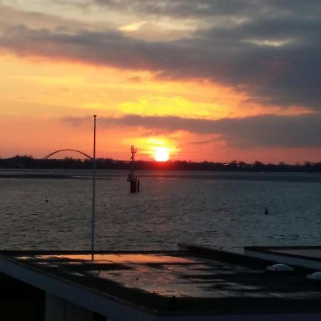 Fehmarn Burgtiefe Suedstrand Meerblick Apartment Meerzeit المظهر الخارجي الصورة